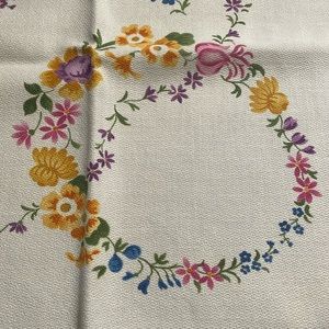 ‘40’s Vintage Spring Flowers Table Cloth daffodils, bluebells, tulips, Pristine